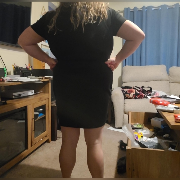 Dress - Picture 3 of 4